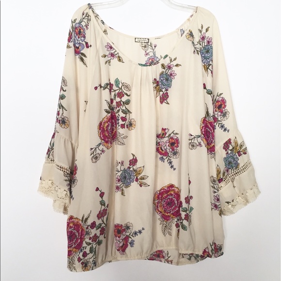 Eyeshadow Tops - Eyeshadow Cream Floral Crochet Bell Sleeve Blouse